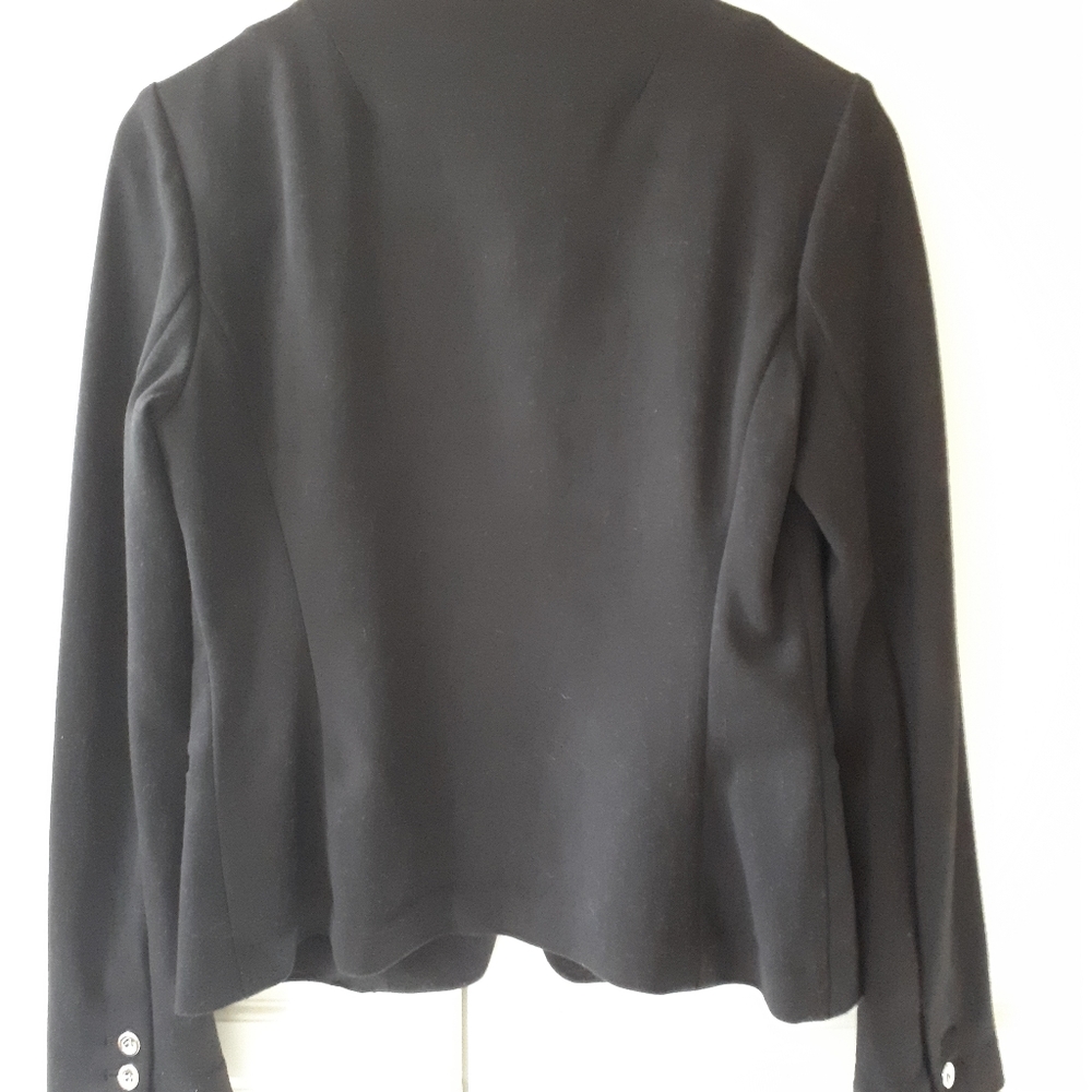 Blazer - Picture 3 of 4